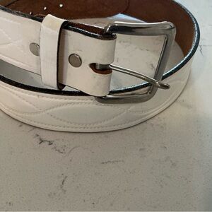 Vintage 70s men’s size 36 white leather tooled looper belt cowboy western